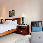 Klcc View With Balcony @ Chambers, Kl Near Lrt Pwtc & Sunway Putra Mall