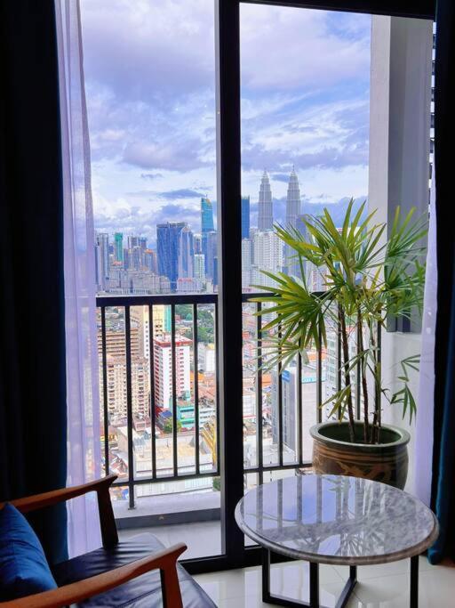 Klcc View With Balcony @ Chambers, Kl Near Lrt Pwtc & Sunway Putra Mall Pangsapuri Kuala Lumpur